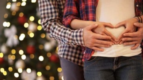 28 Cute & Fun Christmas Pregnancy Announcements – Ideas for YOU!